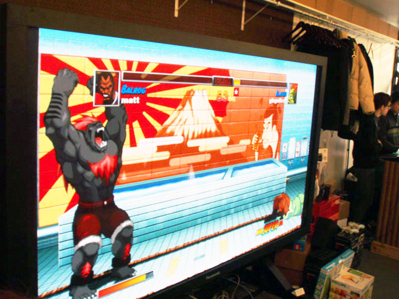 Illustration for article titled Gaming On A 103-Inch Plasma Television, Or Why You Should Embrace Split-Screen Multiplayer Again